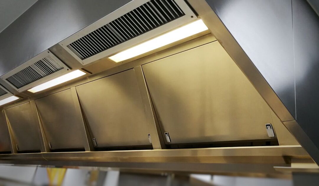 HOODZ Franchise Opportunity: Is It Right for You? (And How It Compares to Commercial Cleaning)